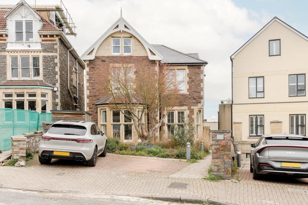 3-storey-apartment-building