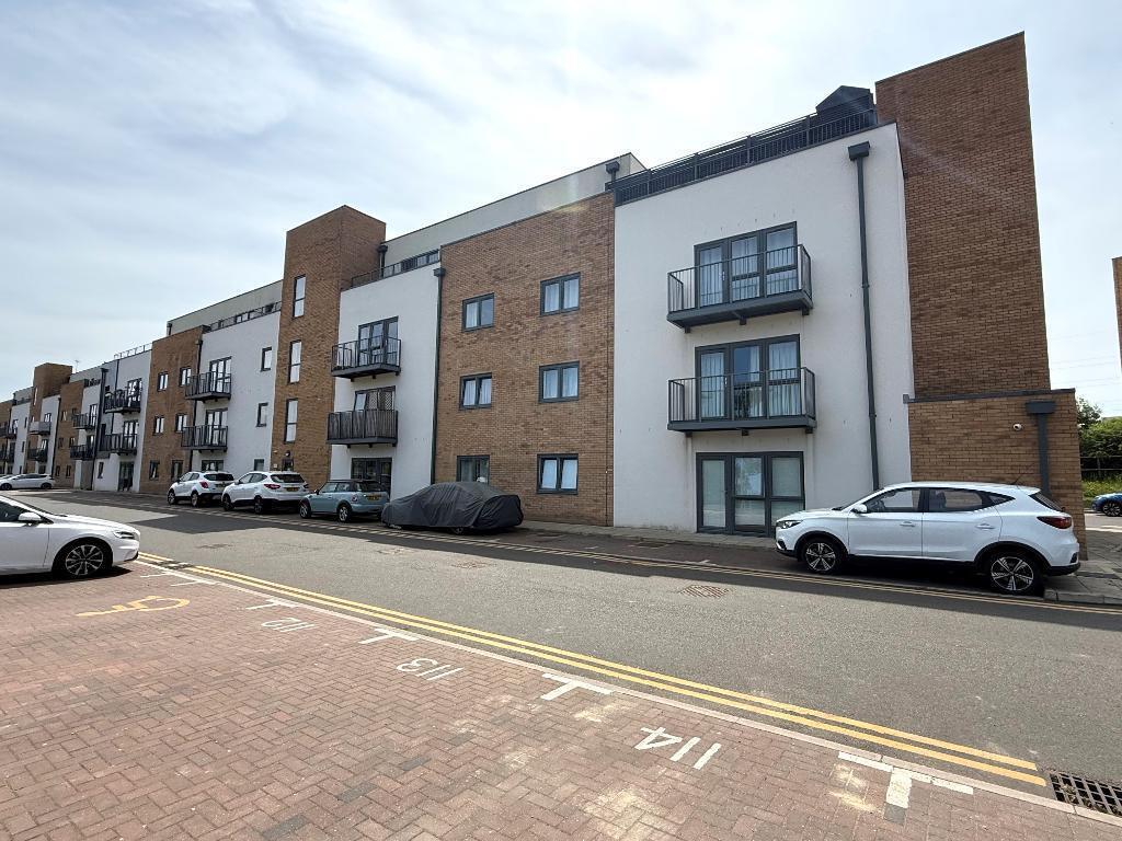 3-bedroom-mid-terrace-house