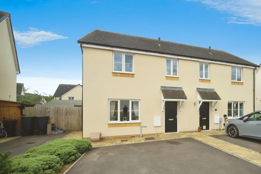 2-bedroom-mid-terrace-house
