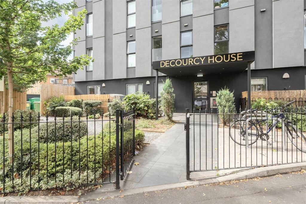 3-storey-apartment-building