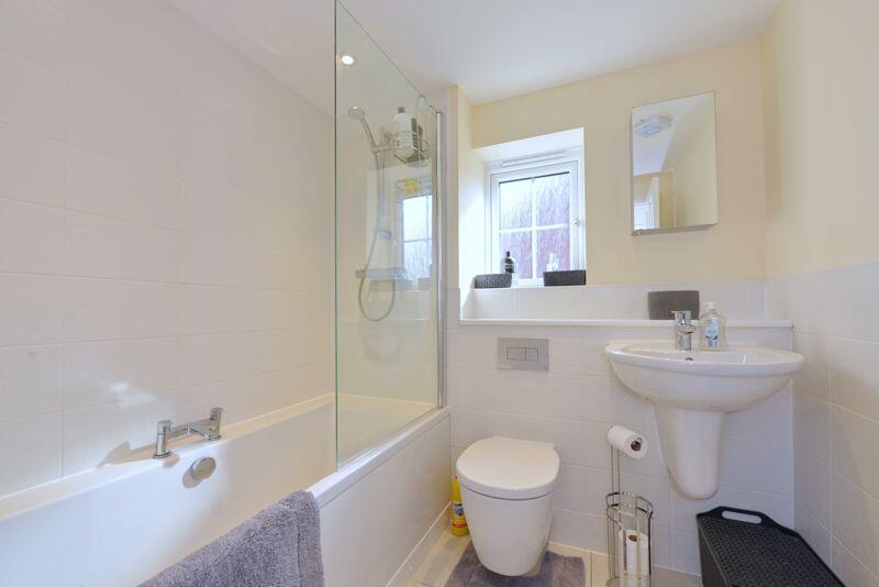 1 Crab Apple Lane-  Primary bath