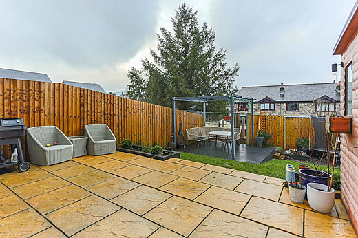 10 Meadow Edge Close- Backgarden 1