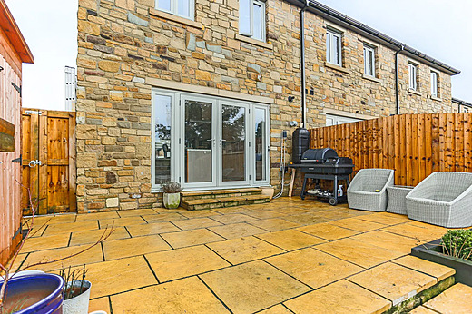 10 Meadow Edge Close- Back garden 2