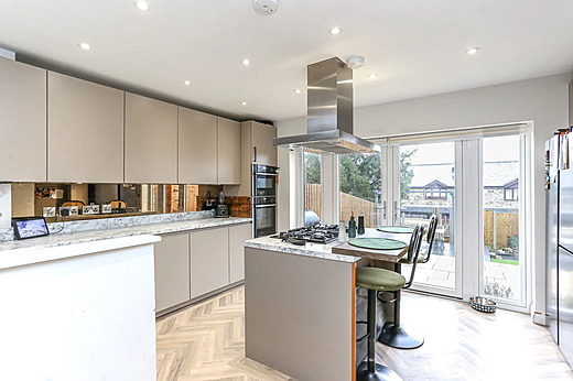 10 Meadow Edge Close - Kitchen