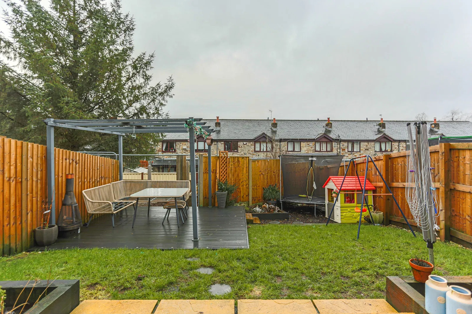 10 Meadow Edge Close- Back garden 3