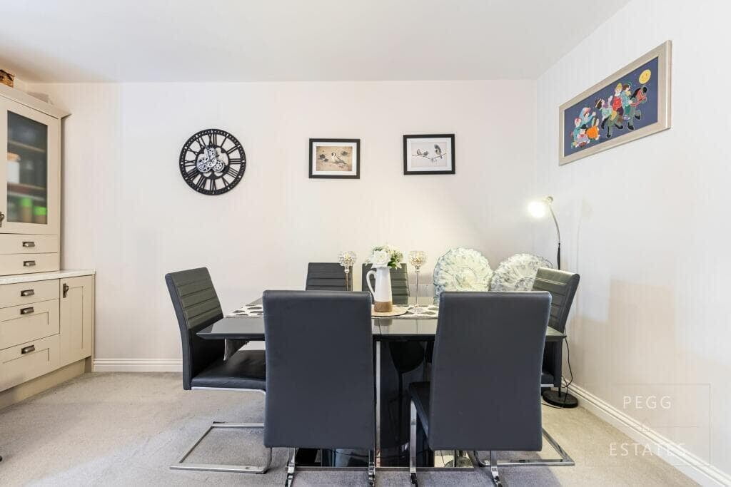 11 Bishops Place