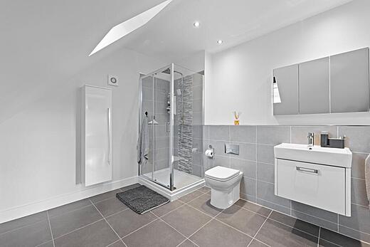 15 Scholeys Wharf- Ensuite