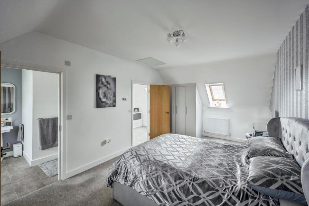 16 Brodsworth Court - Main bed