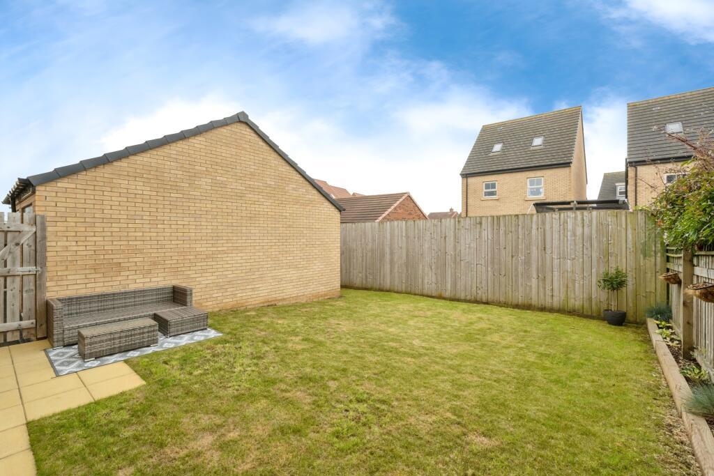 16 Brodsworth Court - Back garden