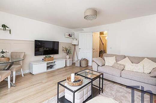16 Red Fox Square- Living room 1