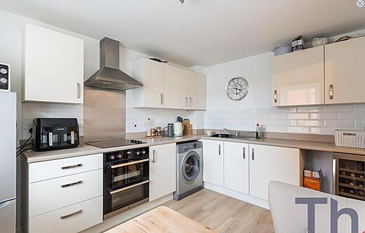 16 Red Fox Square-Kitchen