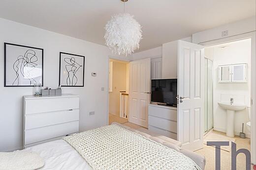 16 Red Fox Square- Main bed