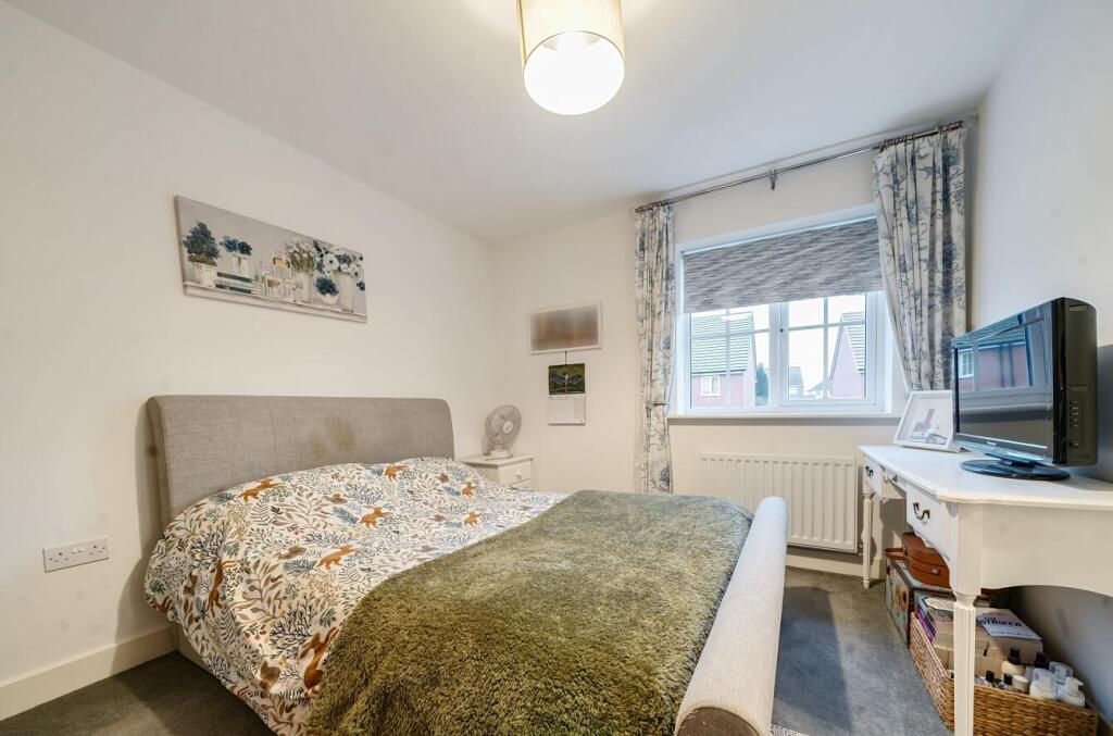 18 Acorn Way- Primary bedroom