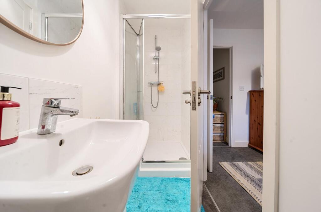 18 Acorn Way- Ensuite