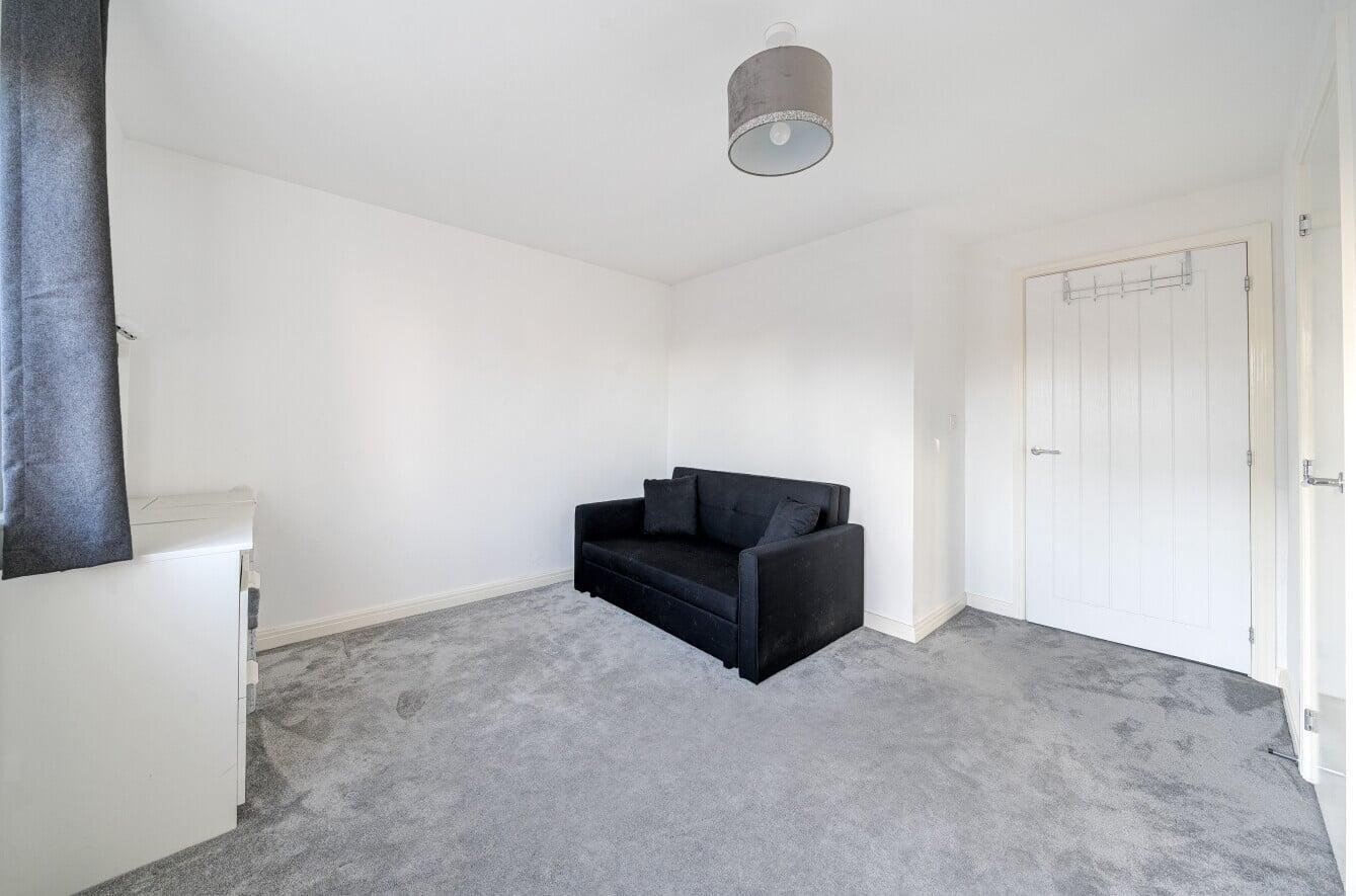 19 Poachers End-Bedroom 2