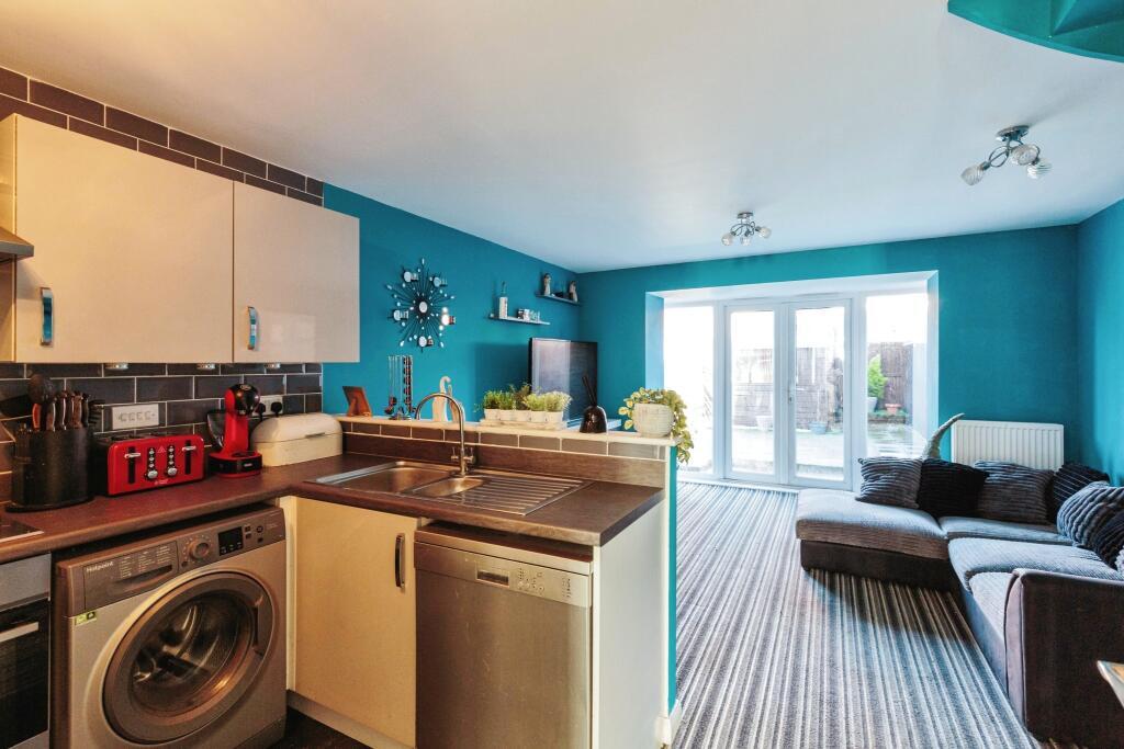 2 Sentinel Mews- Kitchen 2