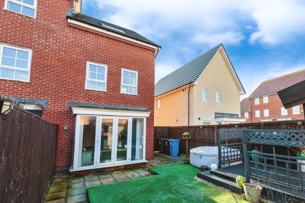 2 Sentinel Mews-  Back garden