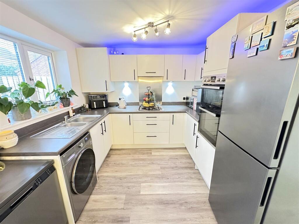 20 Swan Lane-  Kitchen