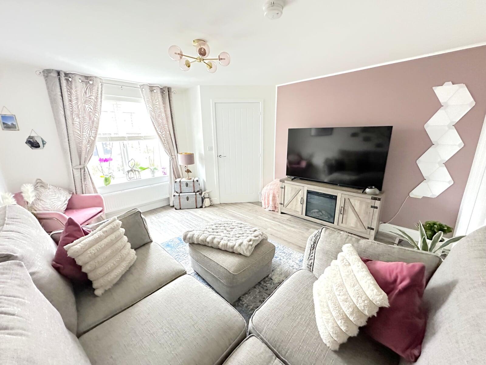 20 Swan Lane- Living room