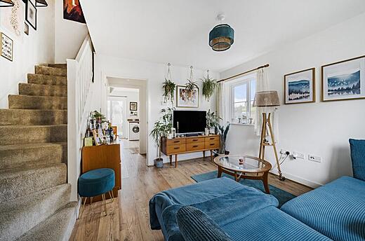 20 Fullers Place- Living room 2