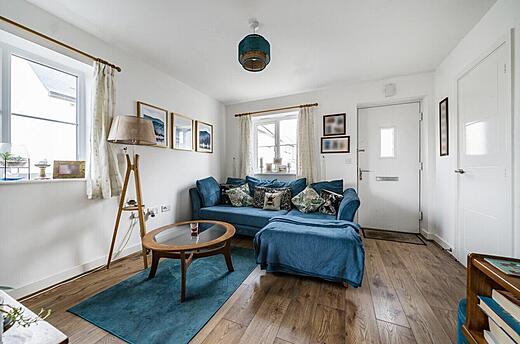 20 Fullers Place - Living room