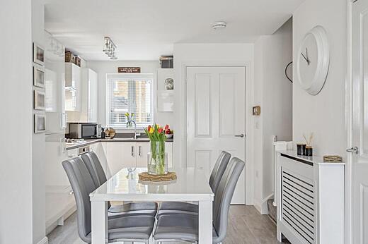 22 Mott Close-Dining area