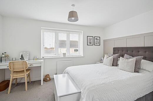 22 Mott Close-Primary bedroom
