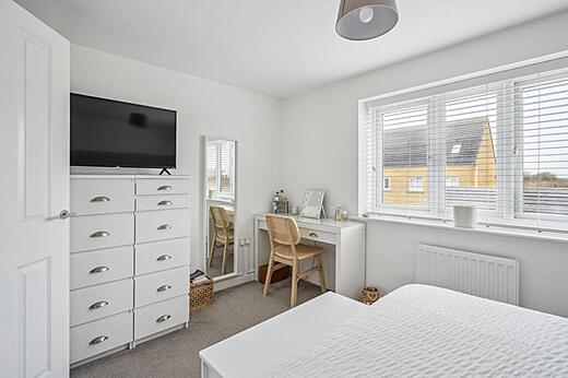 22 Mott Close-Primary bedroom