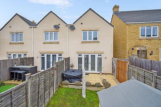 22 Mott Close- Backgarden