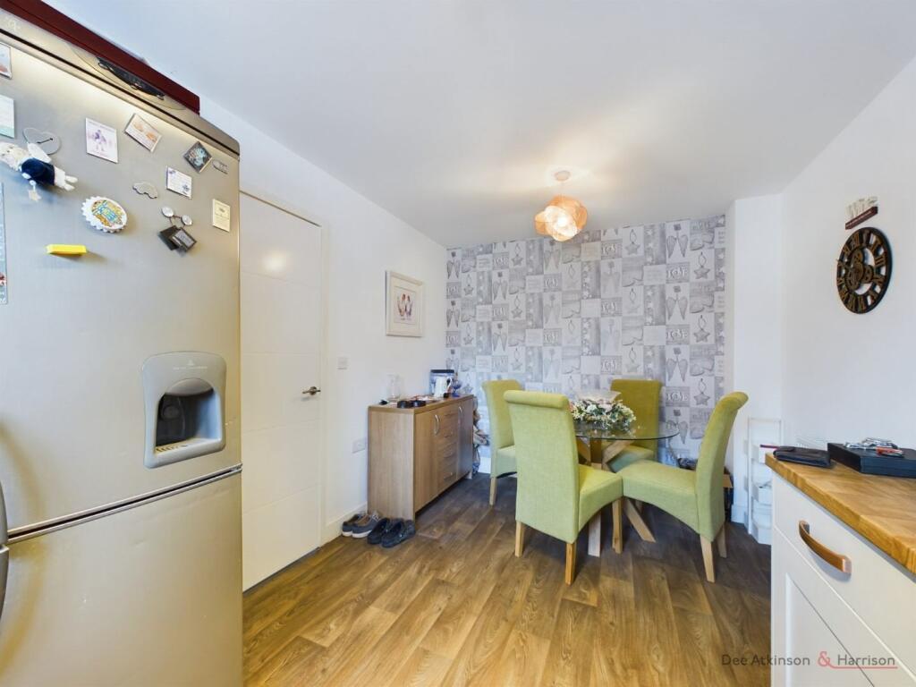 22 Woodsmansey Garth- Dining area