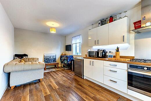 27 Moorcroft Fields-Kitchen 2