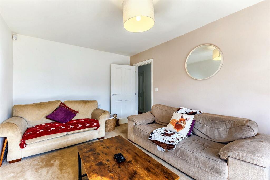 27 Moorcroft Fields-Living room 3