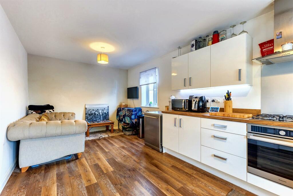 27 Moorcroft Fields-Kitchen 2