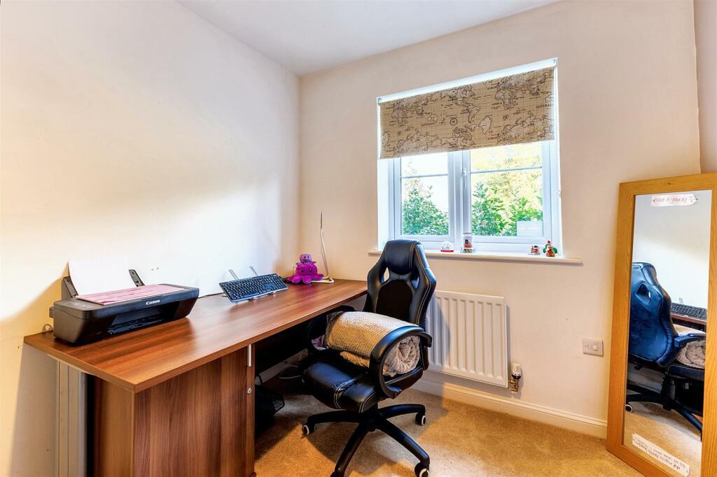 27 Moorcroft Fields-Bedroom 2