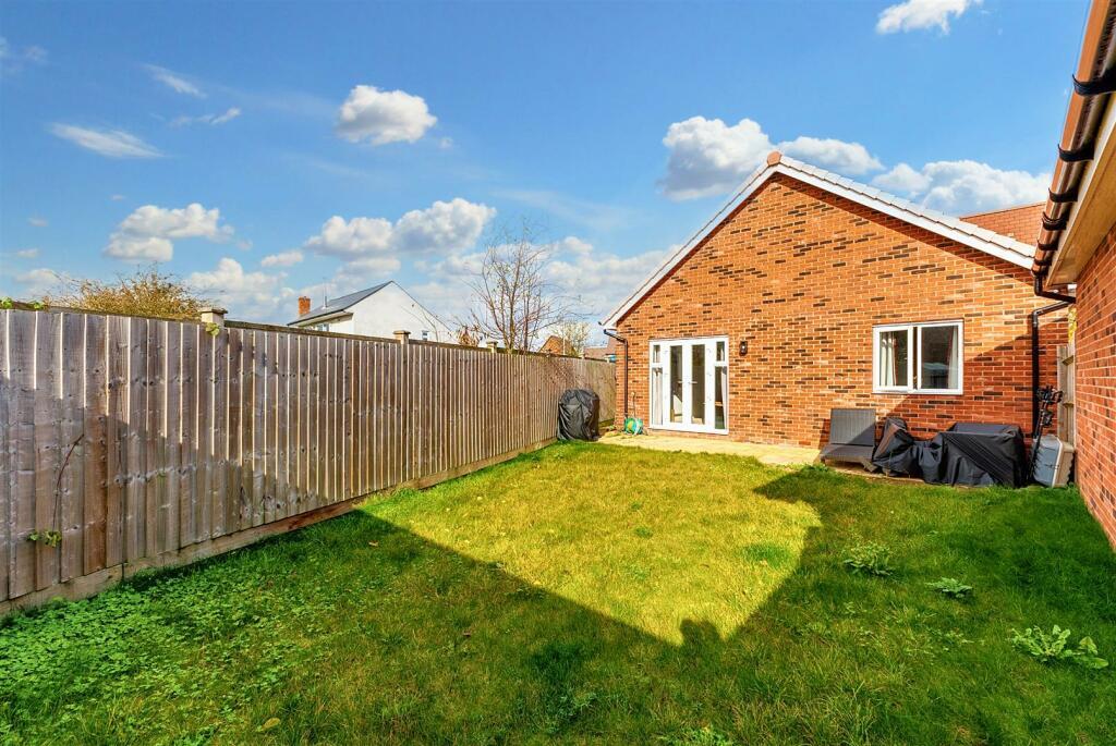 27 Moorcroft Fields-Back garden