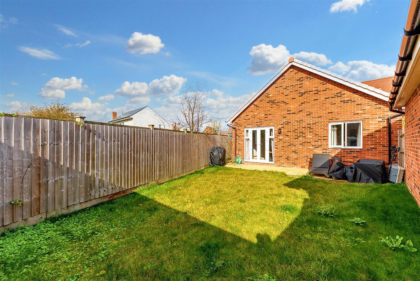 27 Moorcroft Fields-Backgarden