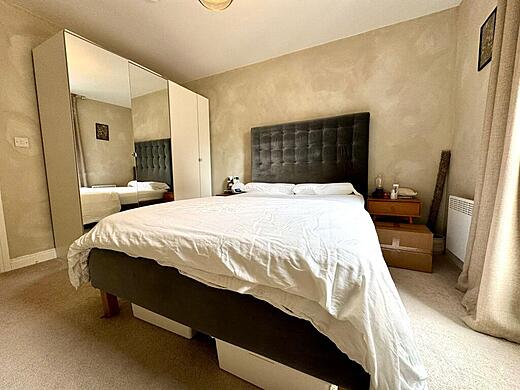 29 Decourcy House - Primary bedroom