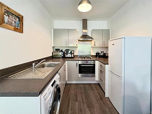 32 Edrich Grange- Kitchen