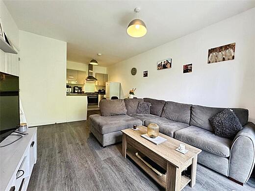 32 Edrich Grange-Livingroom