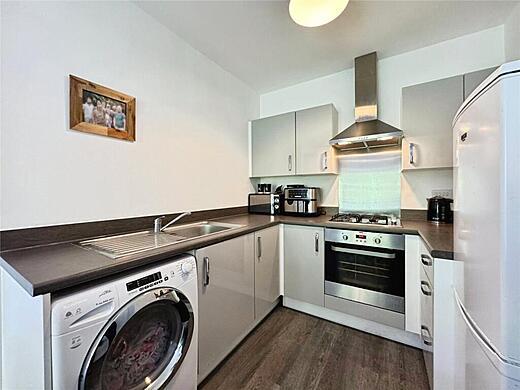 32 Edrich Grange-Kitchen