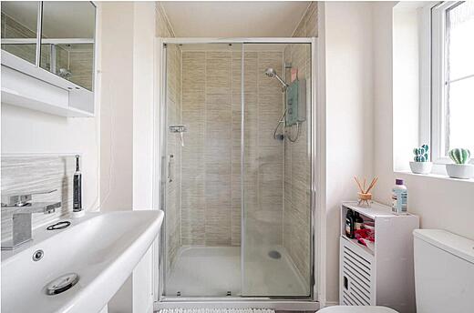35 William Howell Way-Ensuite