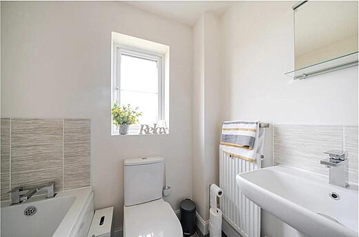 35 William Howell Way-Main bath