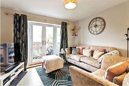 37 Long Lane - Living room