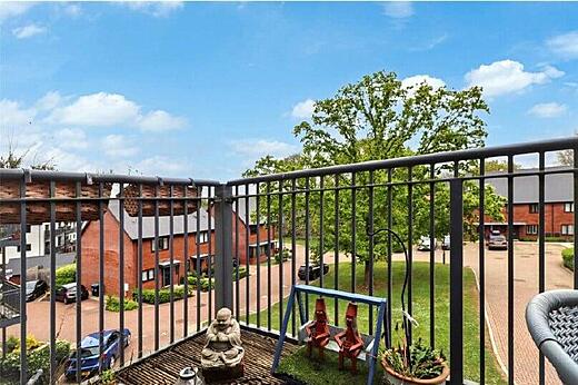 37 Long Lane - Balcony