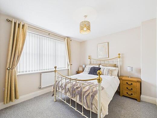 4 Hubert Doxy House -  Primary bedroom