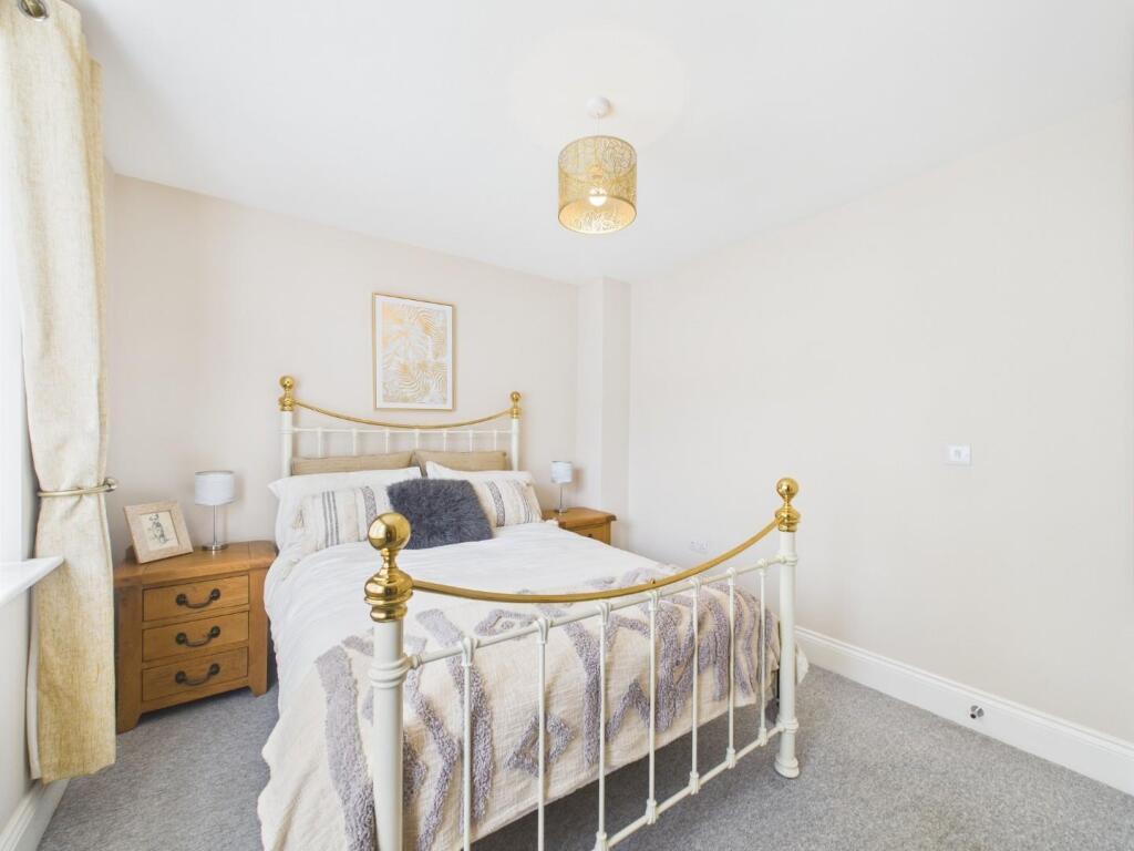 4 Hubert Doxy House - Primary bedroom