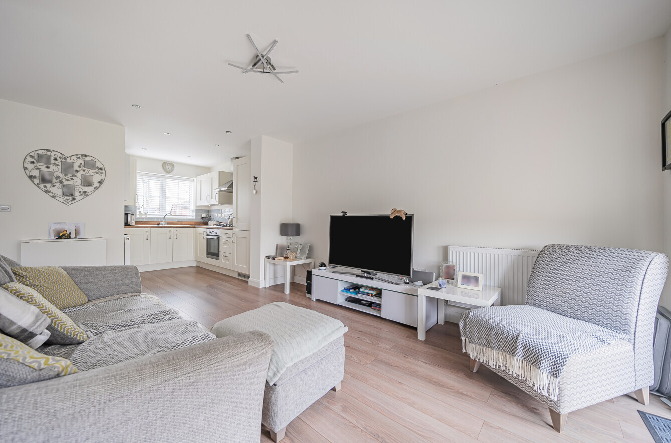 48 Walton Gardens-  Living room