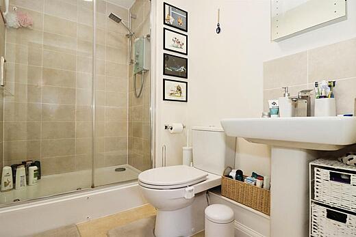 49 Clark Drive- Ensuite