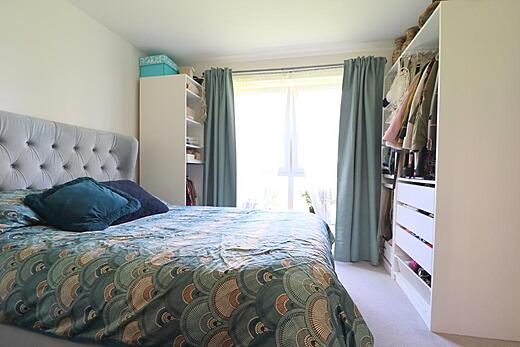 5 Juneberry Apartments -Primary bedroom