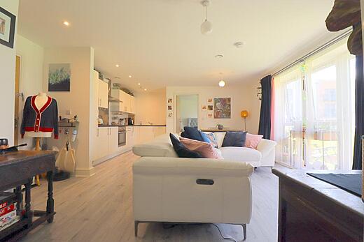 5 Juneberry Apartments - Living room